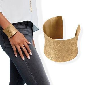 TOCARA Karen cuff bracelet stainless steel gold coloured